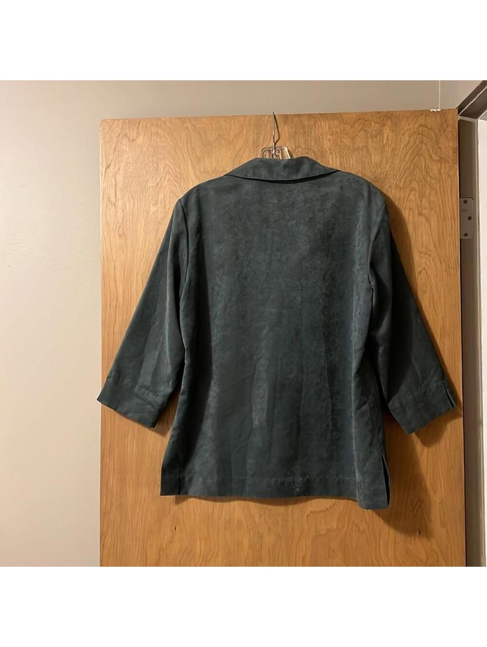 Liz Claiborne Micro Suede Tunic Blouse Women's M 3/4 Sleeve Soft Career Top - Picture 2 of 6